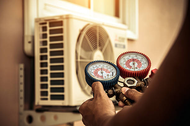 Professional Hvac Installation technician working in Bronson, FL